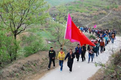 远足白河水畔   畅享自然乐趣