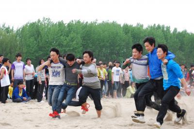 远足白河水畔   畅享自然乐趣