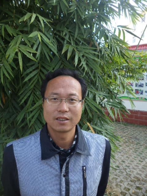 体育教师  柳青