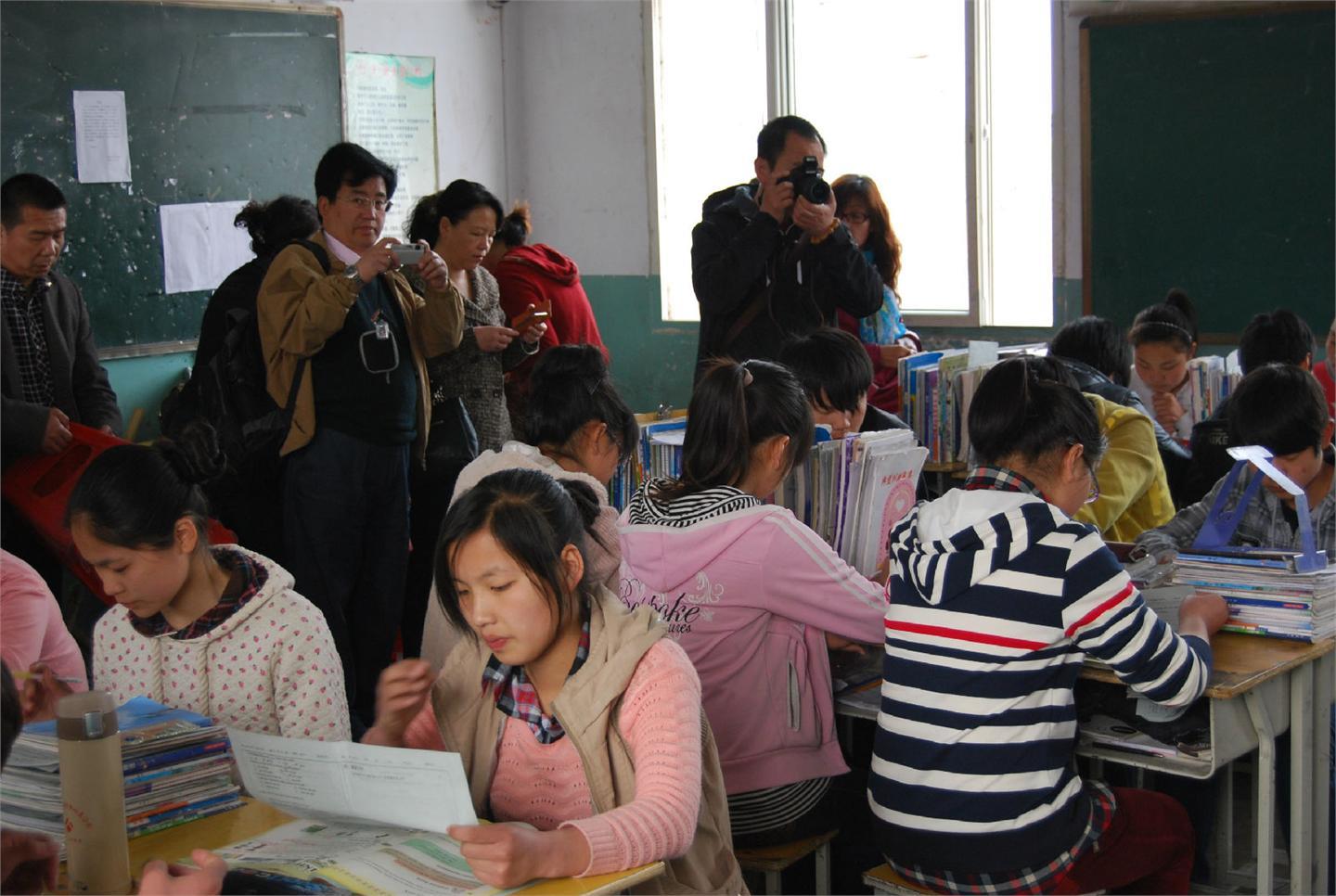 北京昌平中学来我校参观