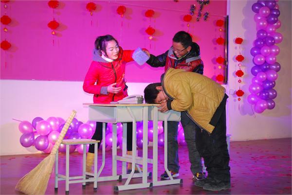 2013年我校初中部元旦晚会（二）
