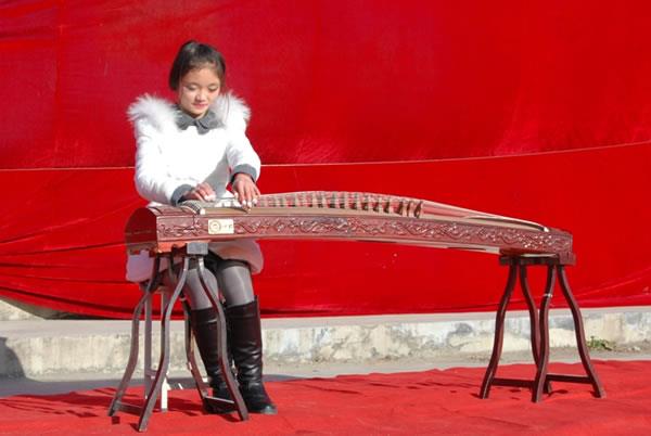 师生共同庆祝2015年元旦