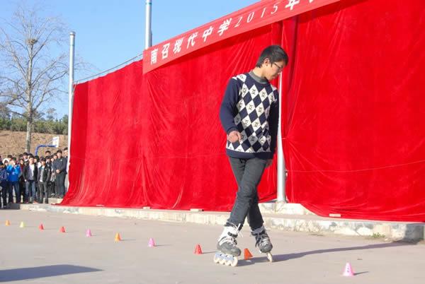 师生共同庆祝2015年元旦