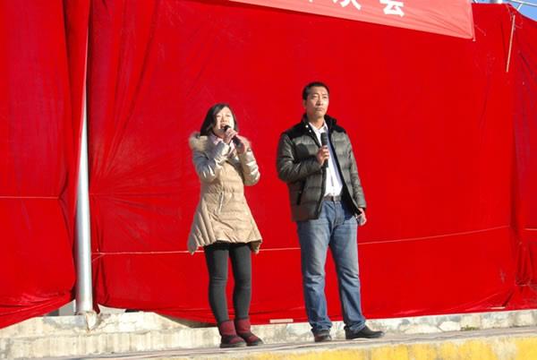 师生共同庆祝2015年元旦