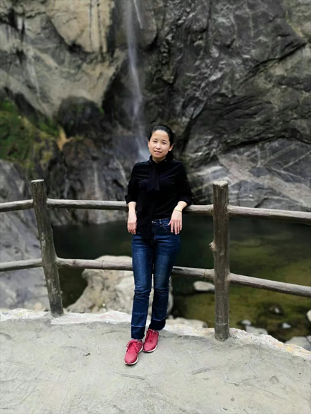 数学教师  雷静