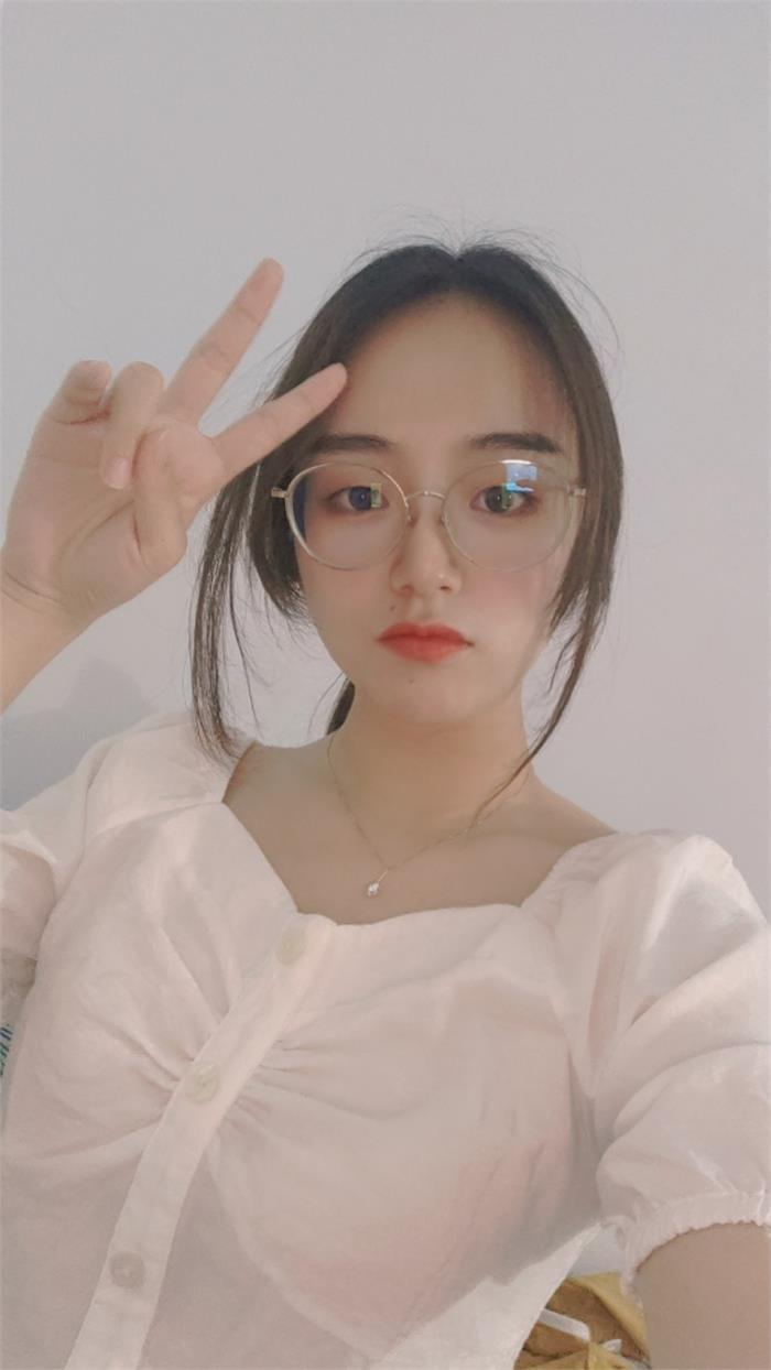 美术教师刘蓓蓓